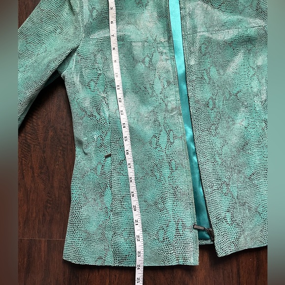 SOLD‼️BERNARDO GENUINE LEATHER JACKET BLUE PYTHON SNAKE PRINT POCKETS SILK - Picture 8 of 9